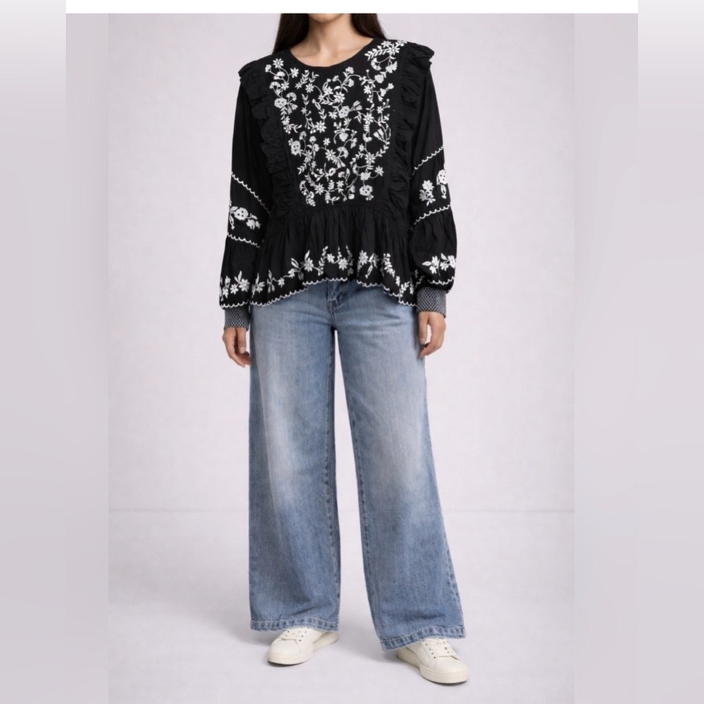 BNWT Bailey 44 Black Peasant Blouse with White Embroidery